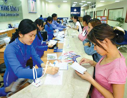 Lãi suất huy động VND giảm nhẹ